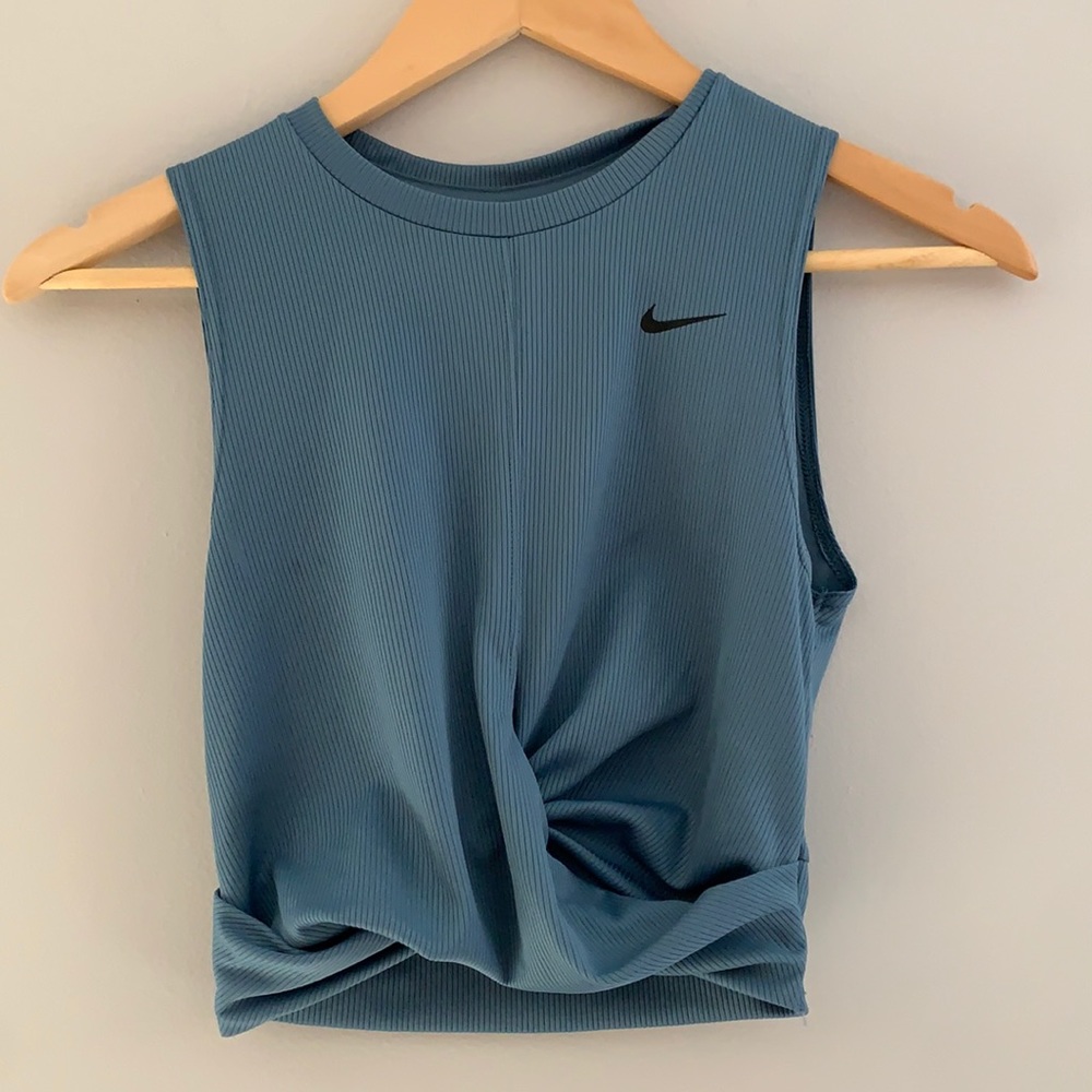 Nike cropped tank